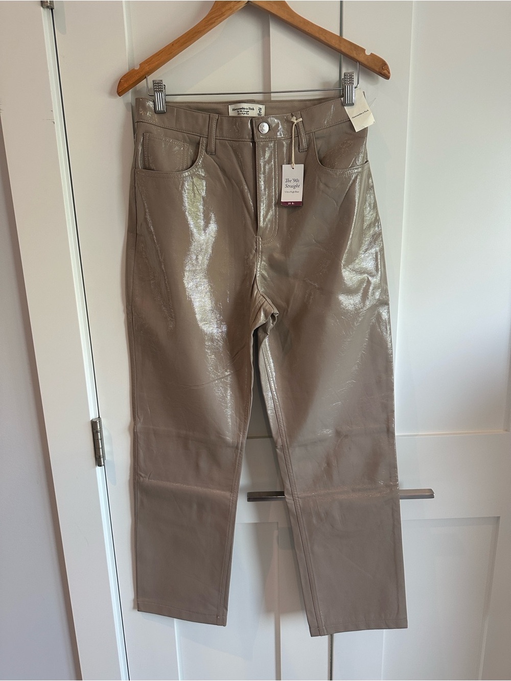 A&F Taupe Vegan Patent Leather The 90s Straight Ultra High-Rise, 8 short - Picture 2 of 5